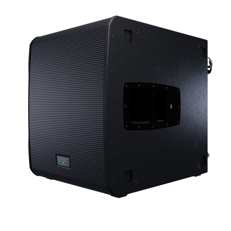 Subwoofer activo QSC L Class LS118, 3/4 de frente, para eventos corporativos, dj y grupo versátil